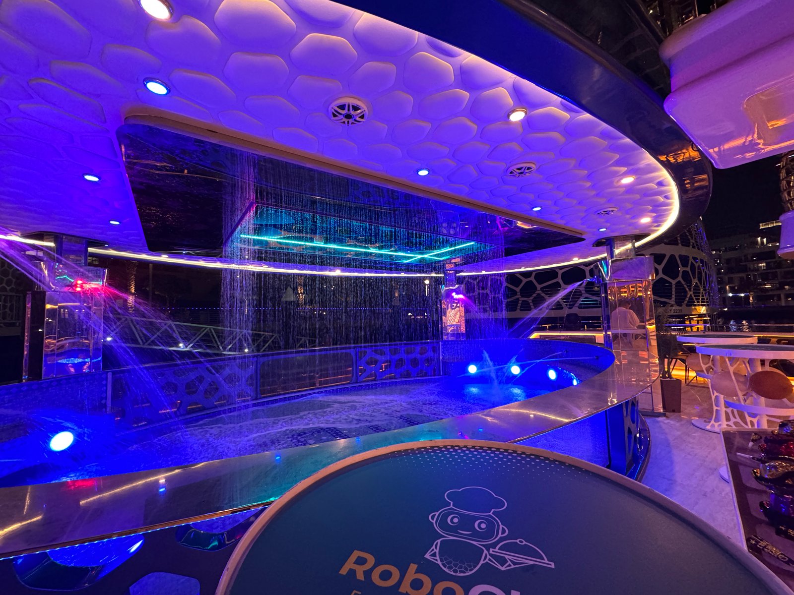 Panoramic cruise views